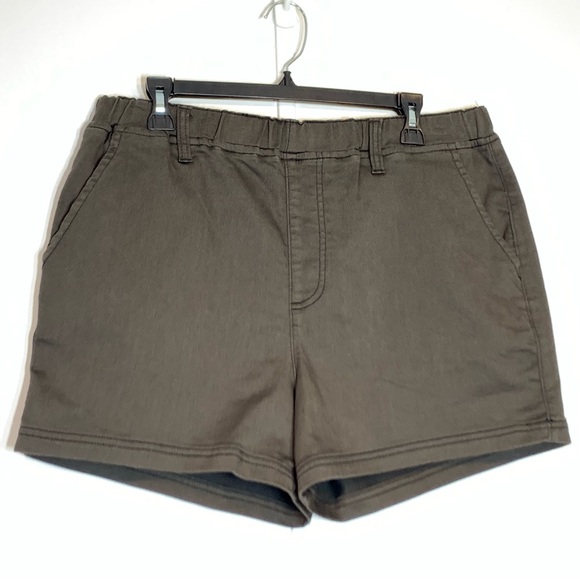 Abound Solid Stretch Shorts in Black Raven - Picture 1 of 5